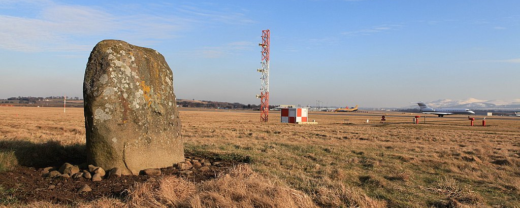 Cat Stane ved Edinburgh Airport